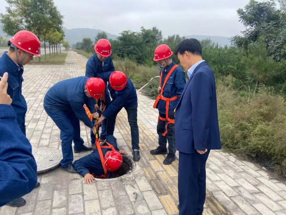 防患未然 未雨綢繆--泓源能源供應(yīng)公司開展2021年供熱突發(fā)事件綜合應(yīng)急演練(圖5) 防患未然 未雨綢繆--泓源能源供應(yīng)公司開展2021年供熱突發(fā)事件綜合應(yīng)急演練(圖5)