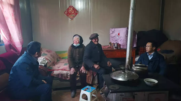市產(chǎn)投集團(tuán)深入幫扶村開展春節(jié)慰問(wèn)(圖3) 市產(chǎn)投集團(tuán)深入幫扶村開展春節(jié)慰問(wèn)(圖3)