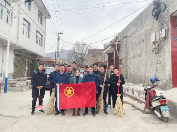 市產(chǎn)投集團團委開展“學雷鋒義務清掃活動”(圖3) 市產(chǎn)投集團團委開展“學雷鋒義務清掃活動”(圖3)