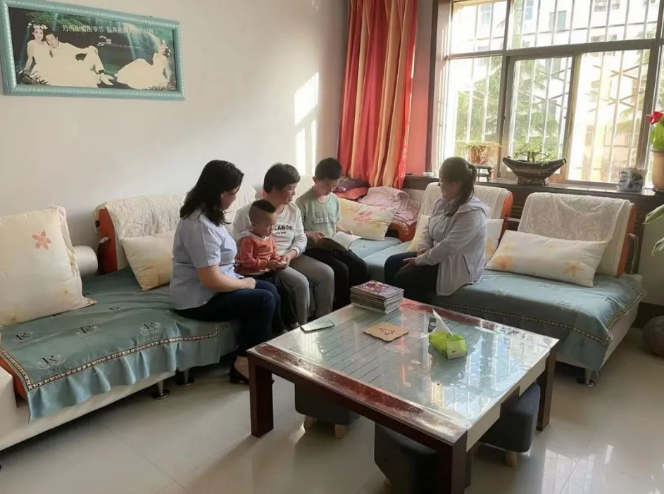 市產(chǎn)投集團(tuán)開展女職工未成年子女關(guān)愛活動(圖2) 市產(chǎn)投集團(tuán)開展女職工未成年子女關(guān)愛活動(圖2)