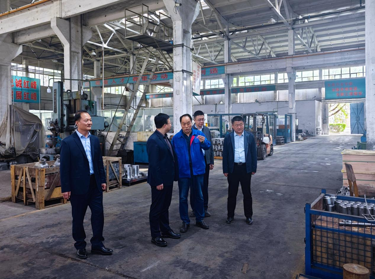 市產(chǎn)投集團赴紅峰、虹光考察學(xué)習(xí)(圖2)